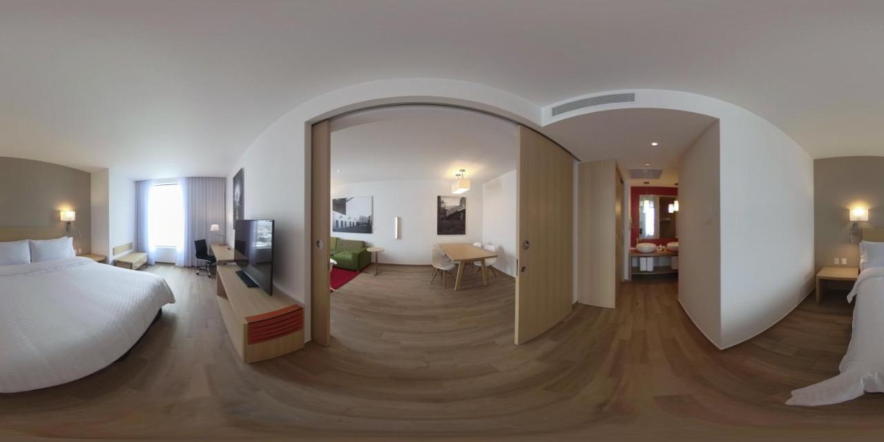 Fiesta Inn Parque 普埃布拉 外观 照片